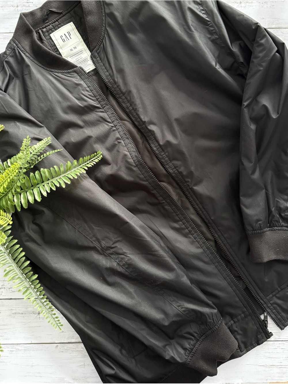 GAP Black Windproof Bomber Style Jacket Full Zip – Men’s XL